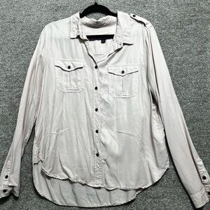 Universal Threads Woman’s Button Down Double Pocket Light Pink Lyocell Top L